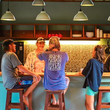 Pipes Hostel Kuta  ภายนอก รูปภาพ