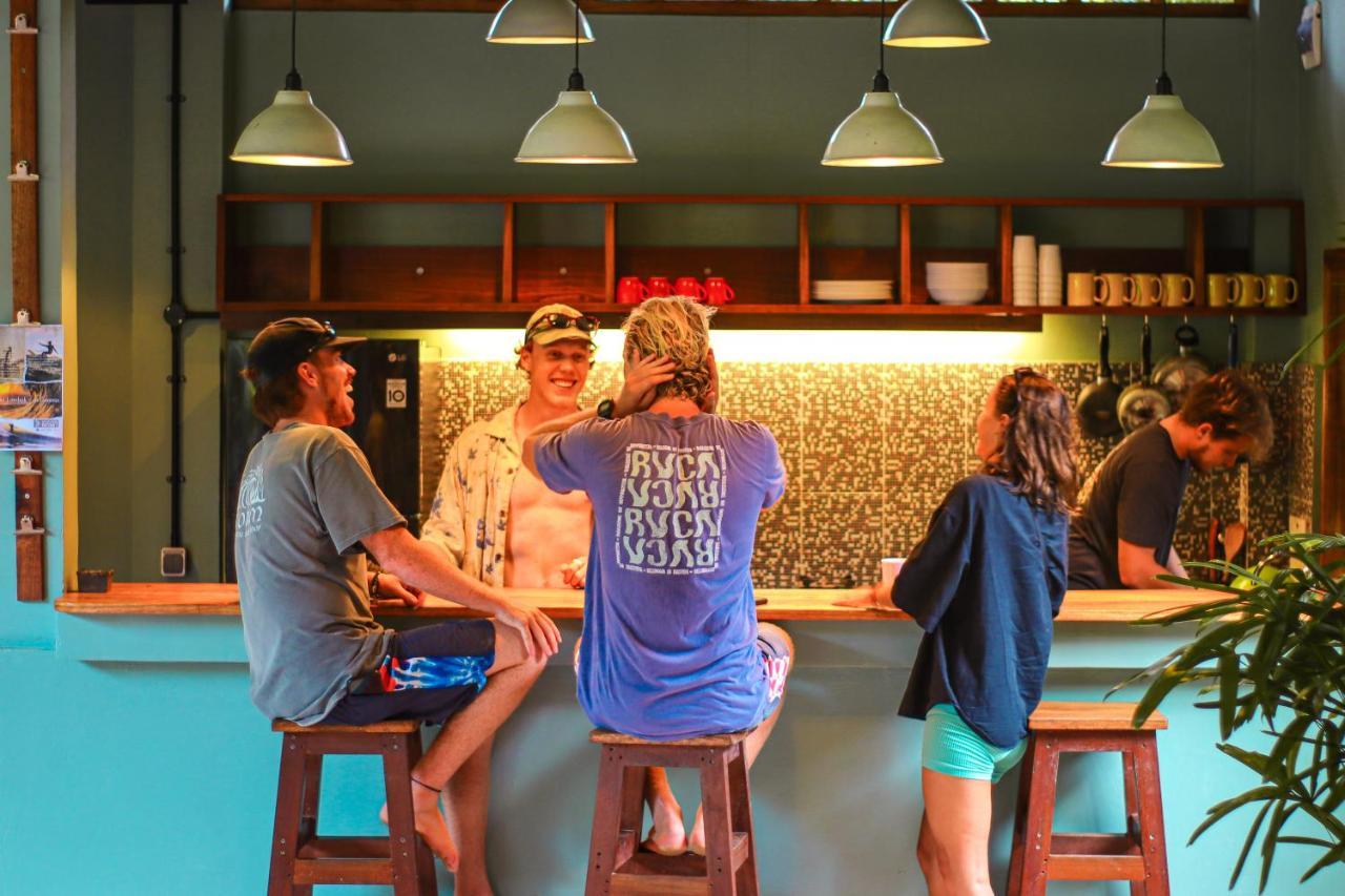 Pipes Hostel Kuta  ภายนอก รูปภาพ