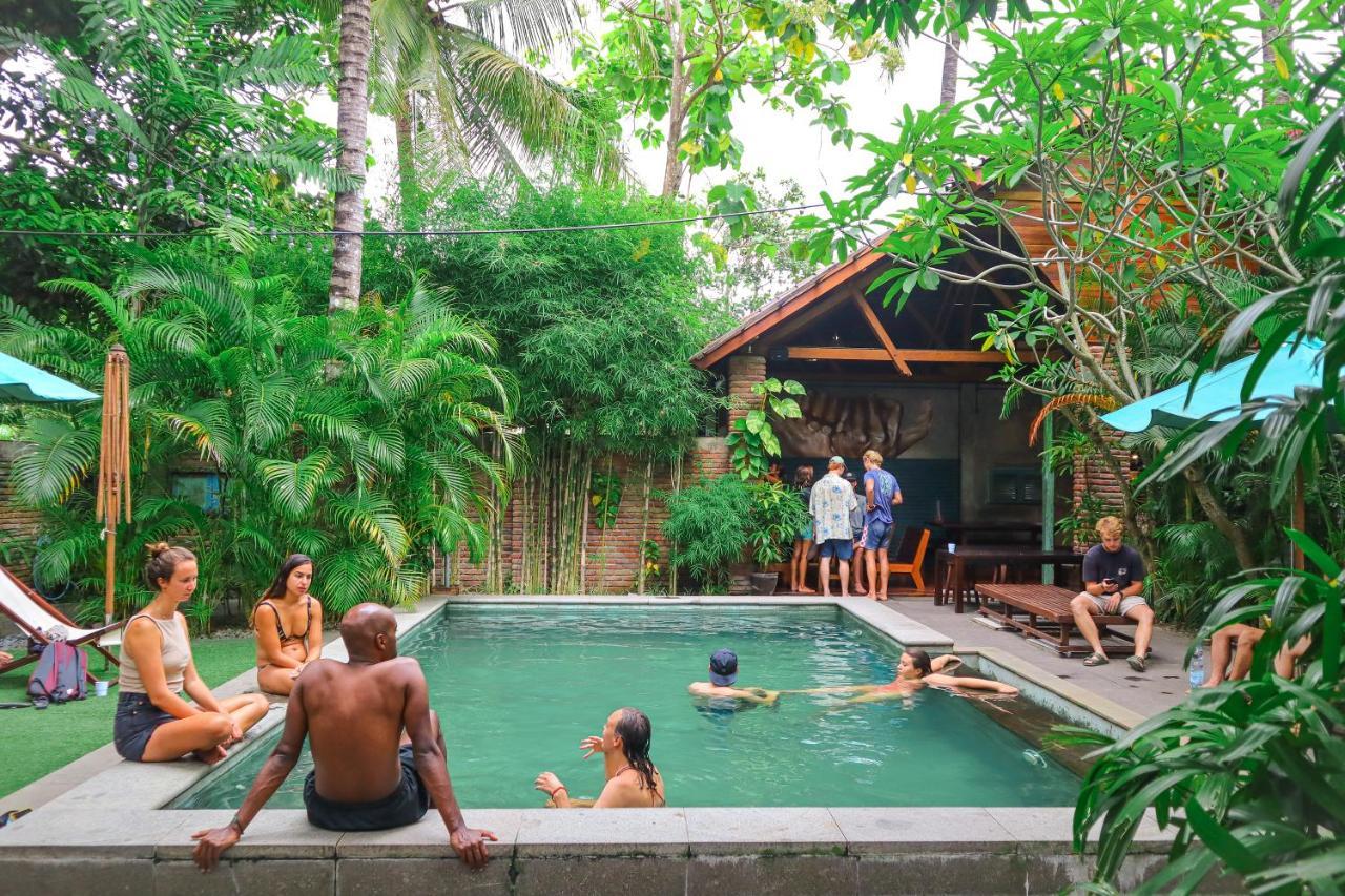 Pipes Hostel Kuta  ภายนอก รูปภาพ
