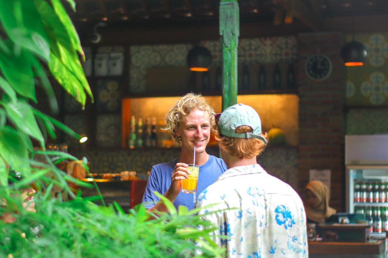 Pipes Hostel Kuta  ภายนอก รูปภาพ