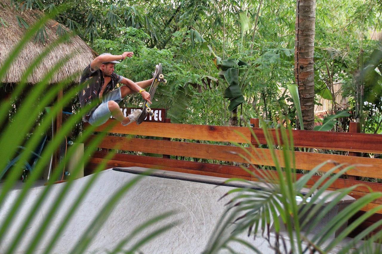 Pipes Hostel Kuta  ภายนอก รูปภาพ